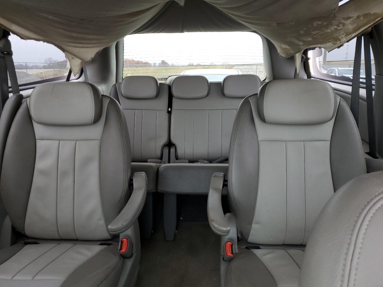 2007 Chrysler Town & Country Touring VIN: 2A4GP54L47R152935 Lot: 91300275