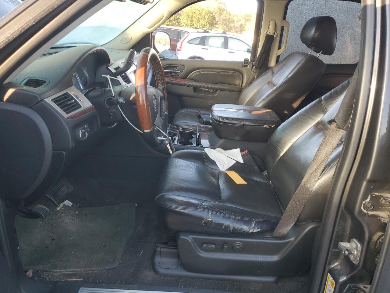 2010 Cadillac Escalade Luxury VIN: 1GYUCBEFXAR204071 Lot: 93287875