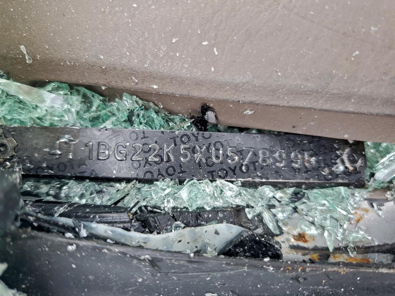 1999 Toyota Camry Ce VIN: 4T1BG22K5XU578995 Lot: 94121155