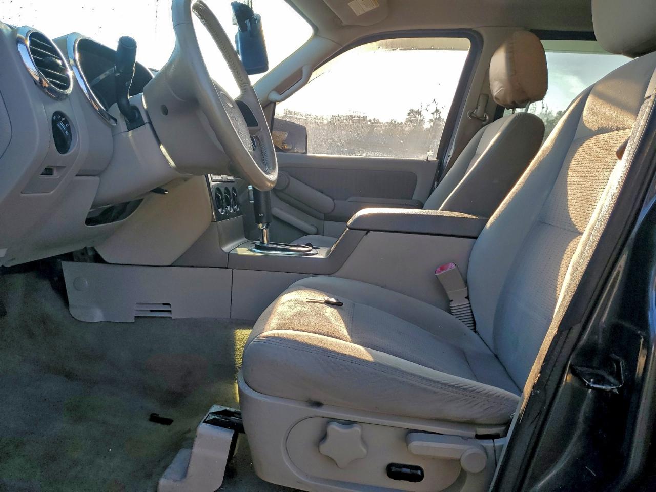 2007 Ford Explorer Xlt VIN: 1FMEU63EX7UA61889 Lot: 94433735