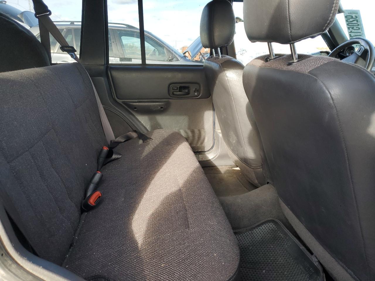 2000 Jeep Cherokee Classic VIN: 1J4FF58S0YL143207 Lot: 92051735