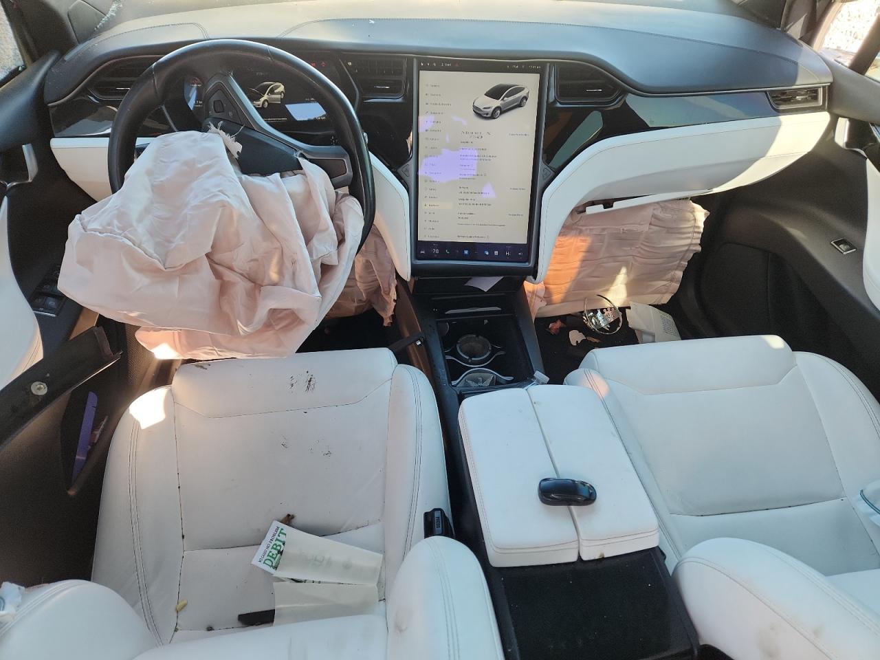 2018 Tesla Model X VIN: 5YJXCDE21JF101882 Lot: 92104005