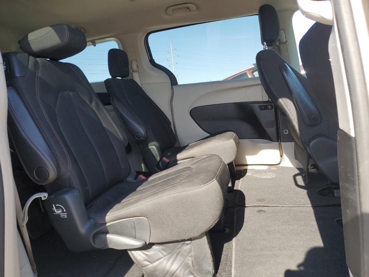 2017 Chrysler Pacifica Lx VIN: 2C4RC1CG4HR677888 Lot: 91774895