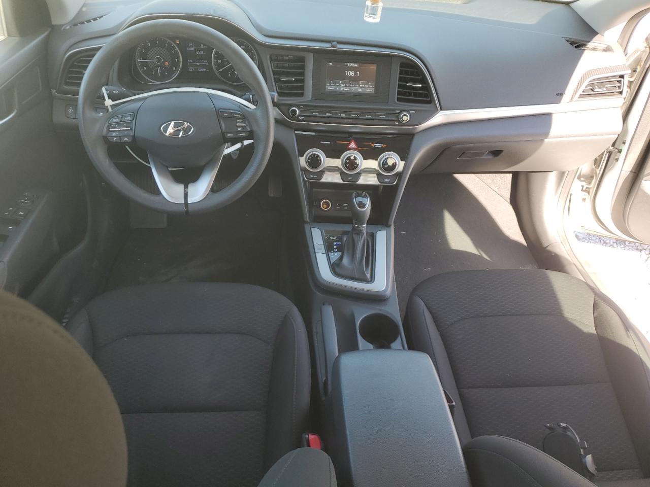 2019 Hyundai Elantra Se VIN: 5NPD74LF8KH463823 Lot: 92467165