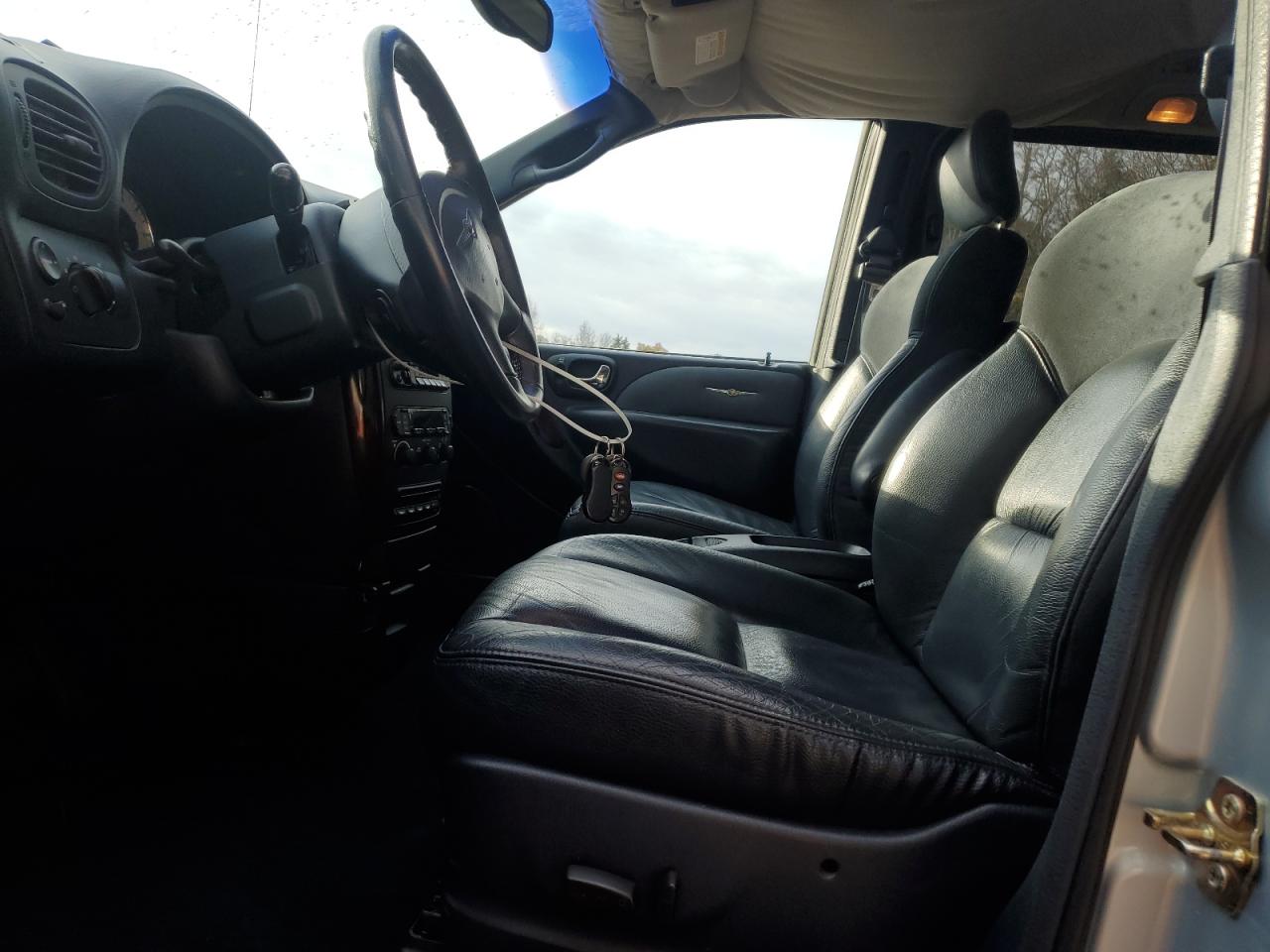 2002 Chrysler Town & Country Limited VIN: 2C8GP64L52R613451 Lot: 92825035