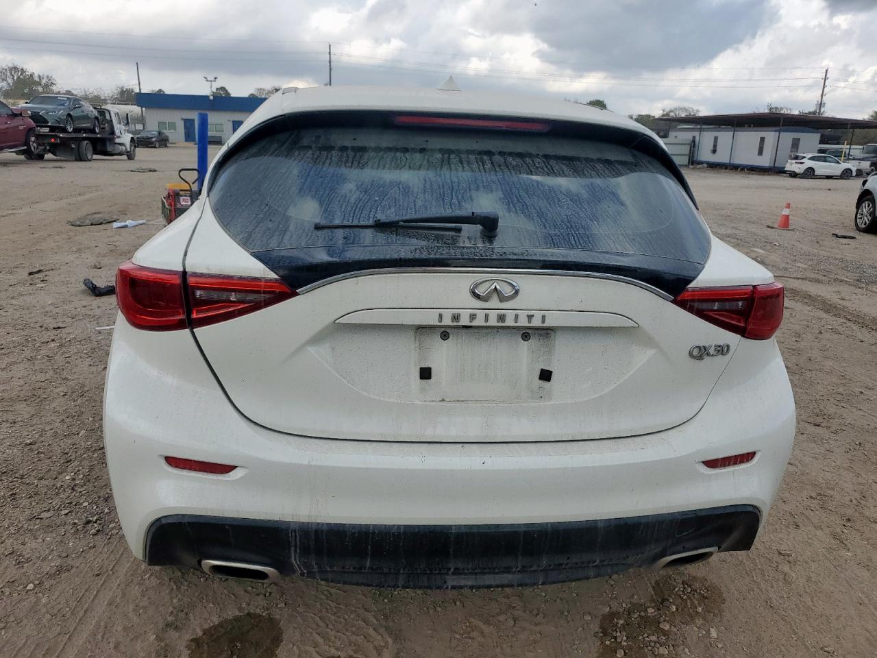 2018 Infiniti Qx30 Pure VIN: SJKCH5CP6JA003165 Lot: 93130245