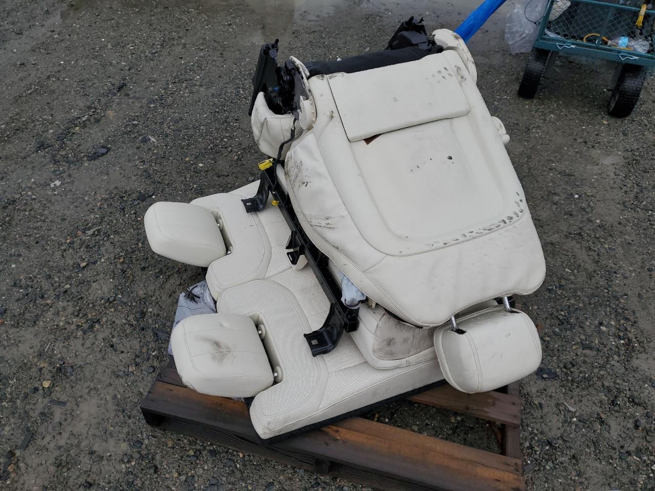 2024 Land Rover Range Rover Se VIN: SALKPBFU1RA218104 Lot: 89688755