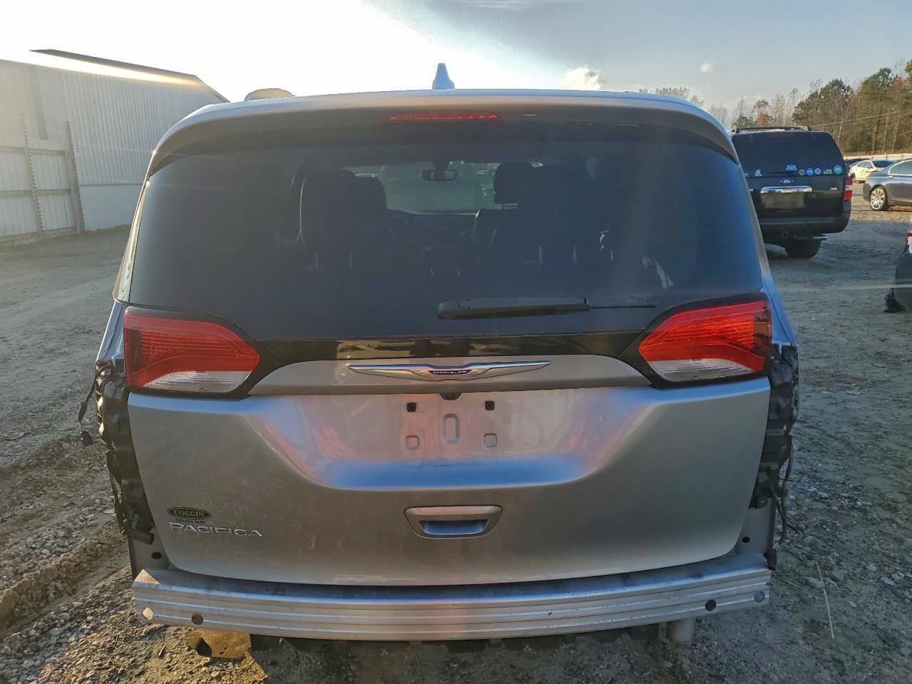 2019 Chrysler Pacifica Touring L VIN: 2C4RC1BG5KR547983 Lot: 93735005