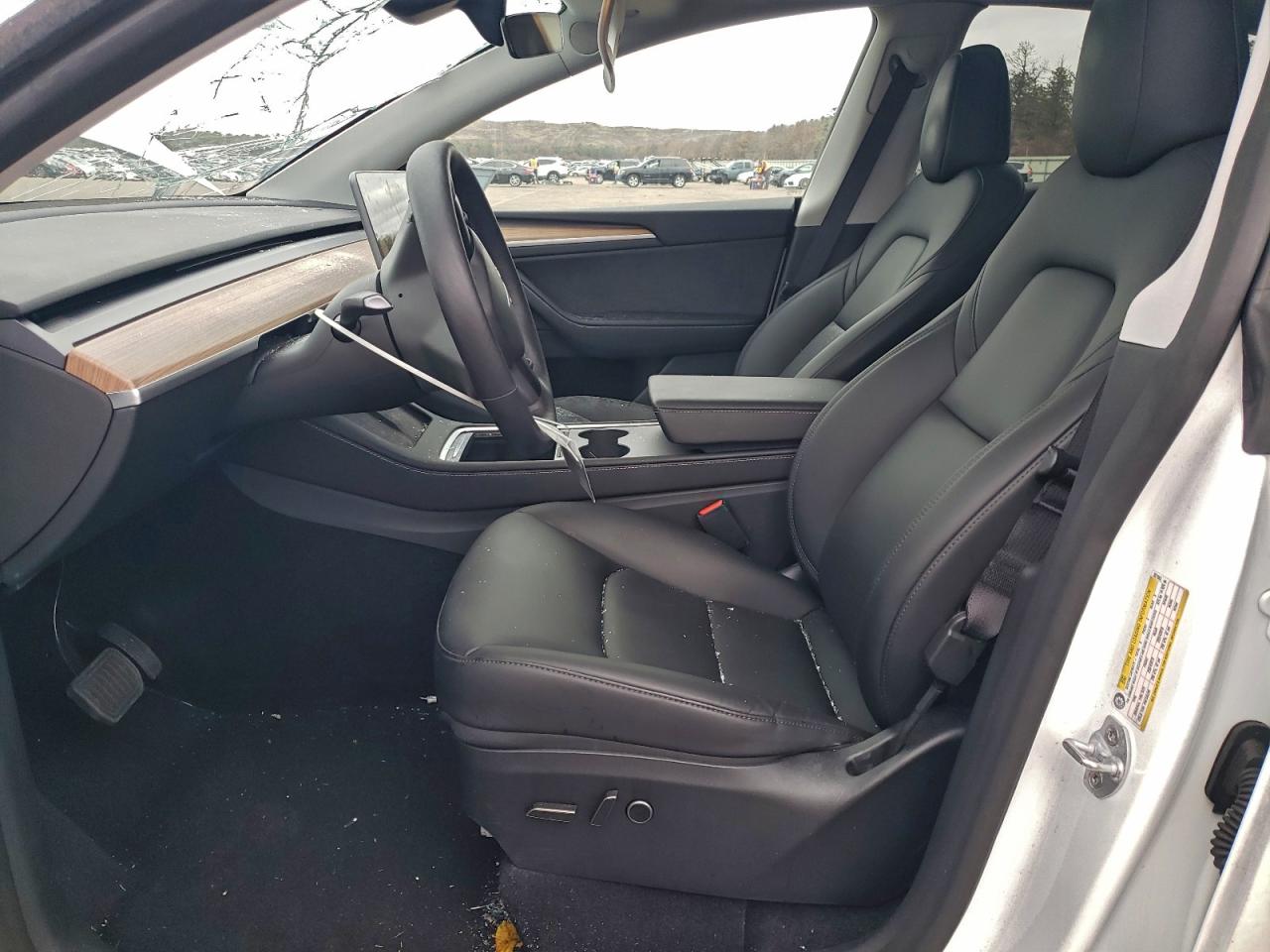 2024 Tesla Model Y VIN: 7SAYGDEEXRA327885 Lot: 94413695