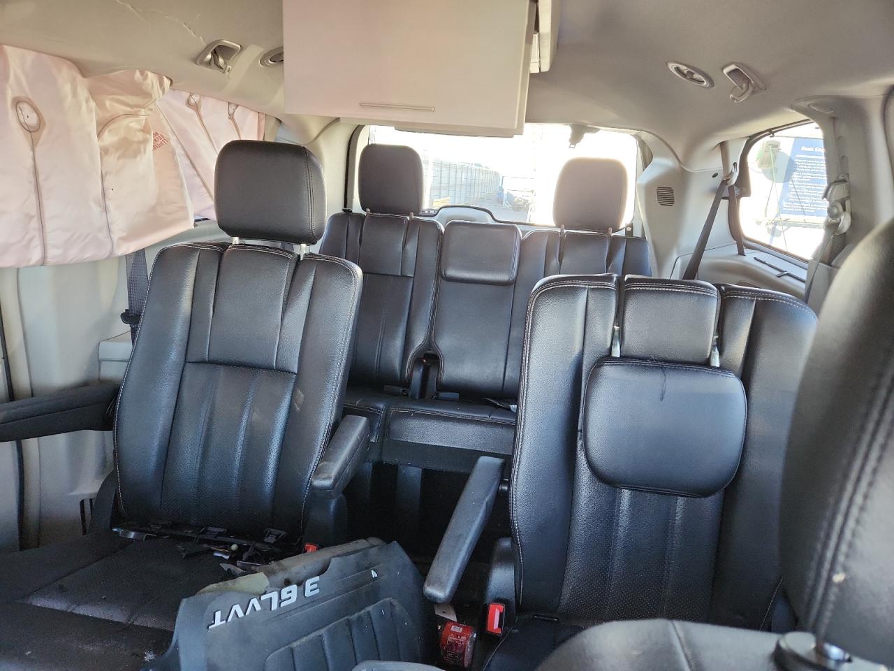 2014 Chrysler Town & Country Touring L VIN: 2C4RC1CG2ER196064 Lot: 92173475