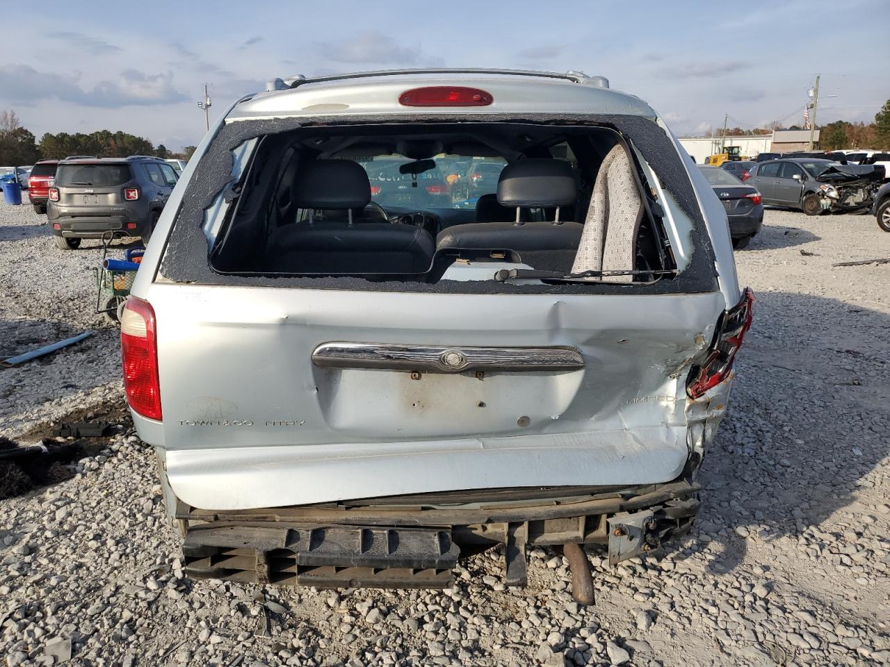 2002 Chrysler Town & Country Limited VIN: 2C8GP64L52R613496 Lot: 92884045