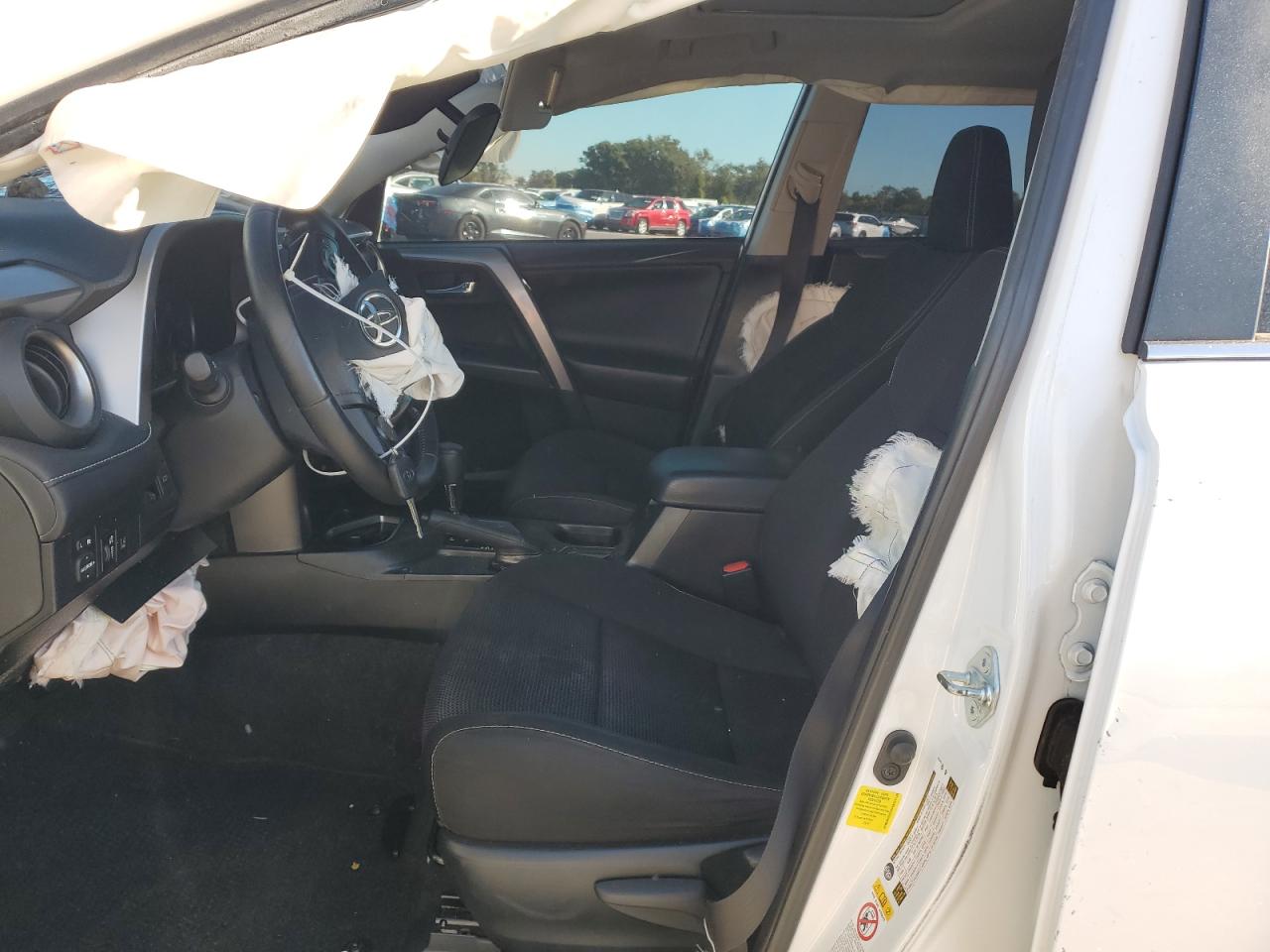 2017 Toyota Rav4 Xle VIN: JTMWFREV5HD103128 Lot: 92532355