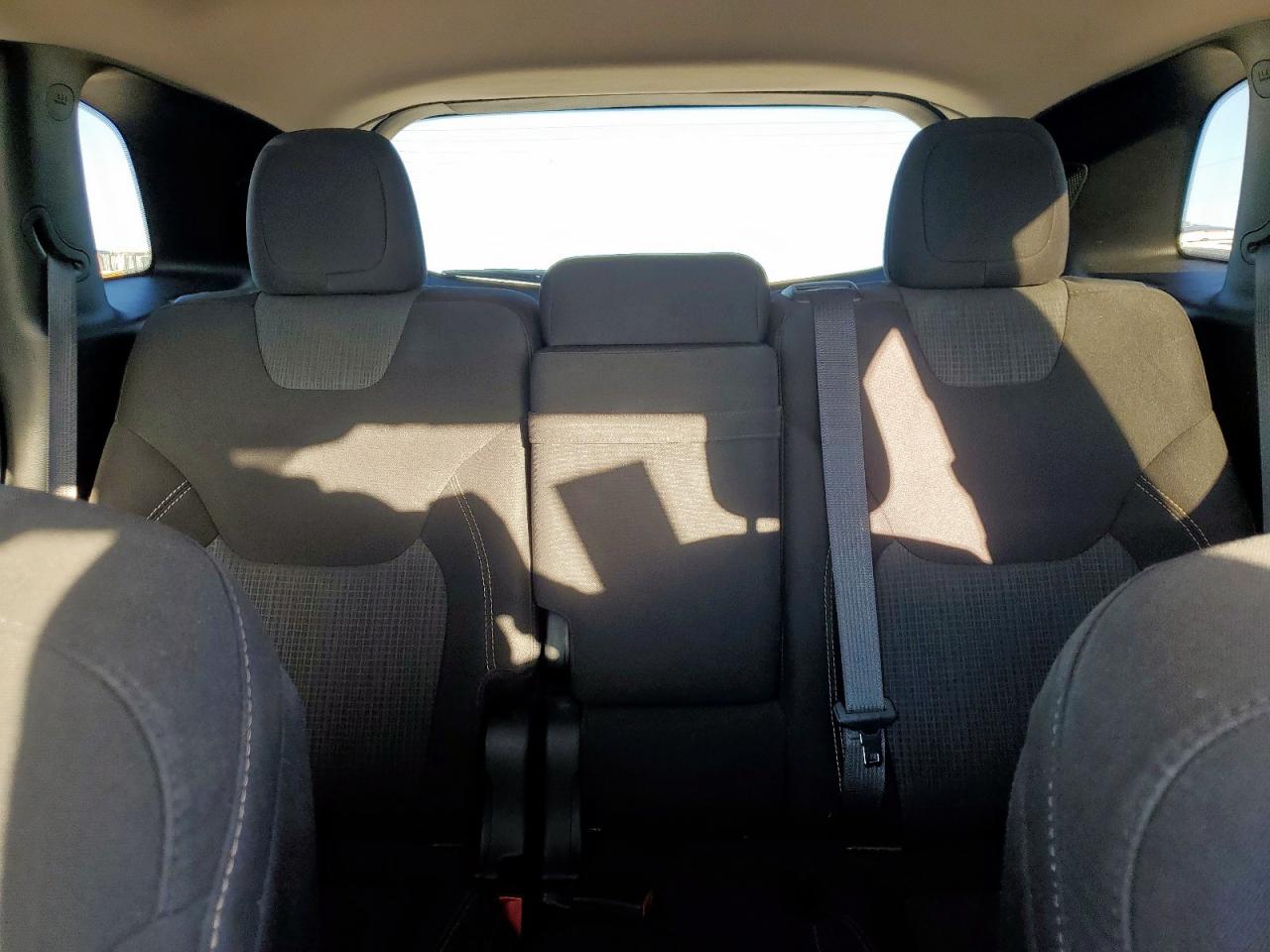 2016 Jeep Cherokee Latitude VIN: 1C4PJLCB7GW137373 Lot: 92377235