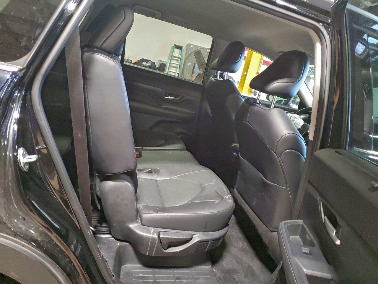 2024 Toyota Grand Highlander Xle VIN: 5TDAAAB56RS029092 Lot: 94122515