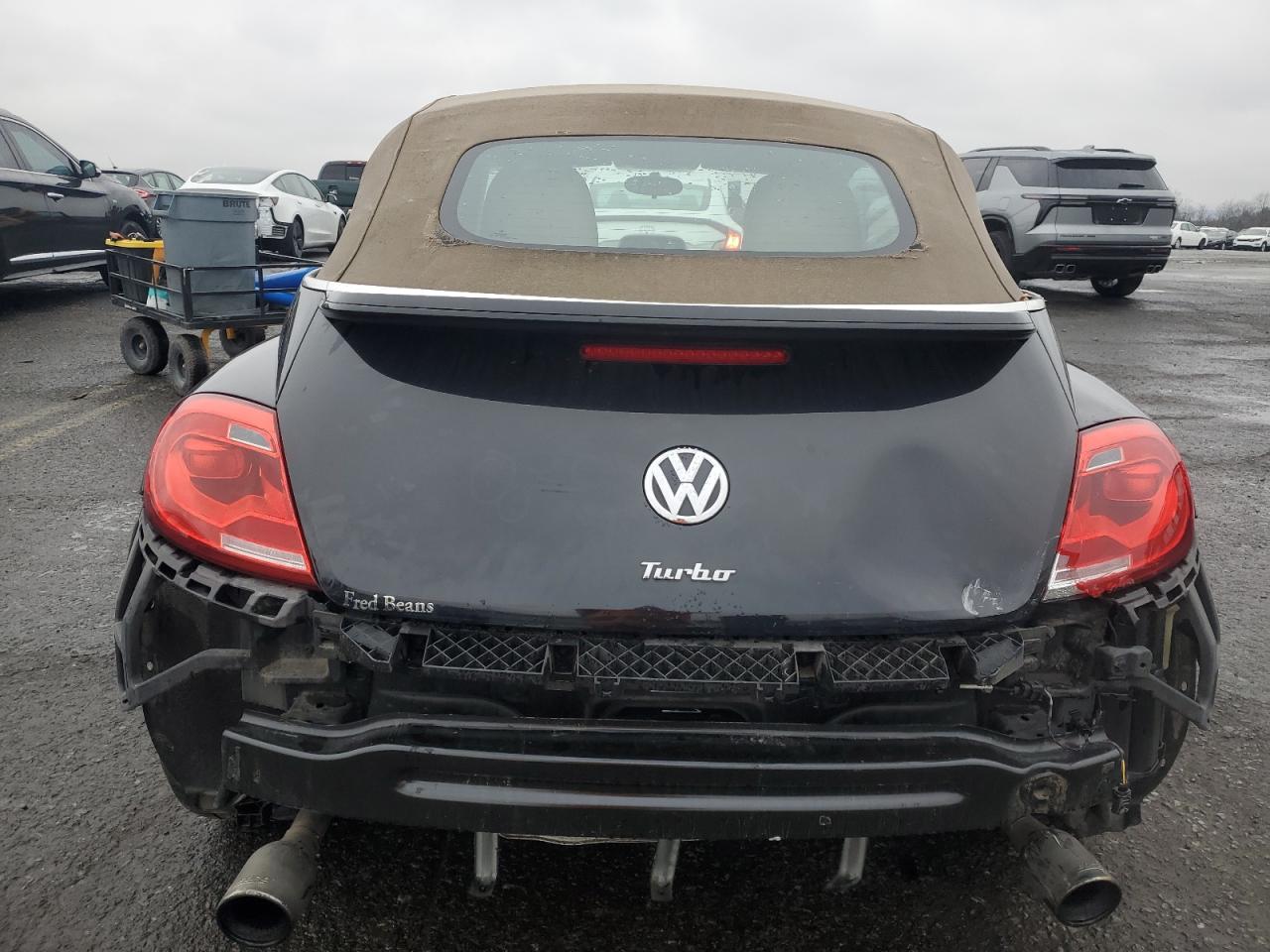 2013 Volkswagen Beetle Turbo VIN: 3VW8A7AT8DM817122 Lot: 92616395