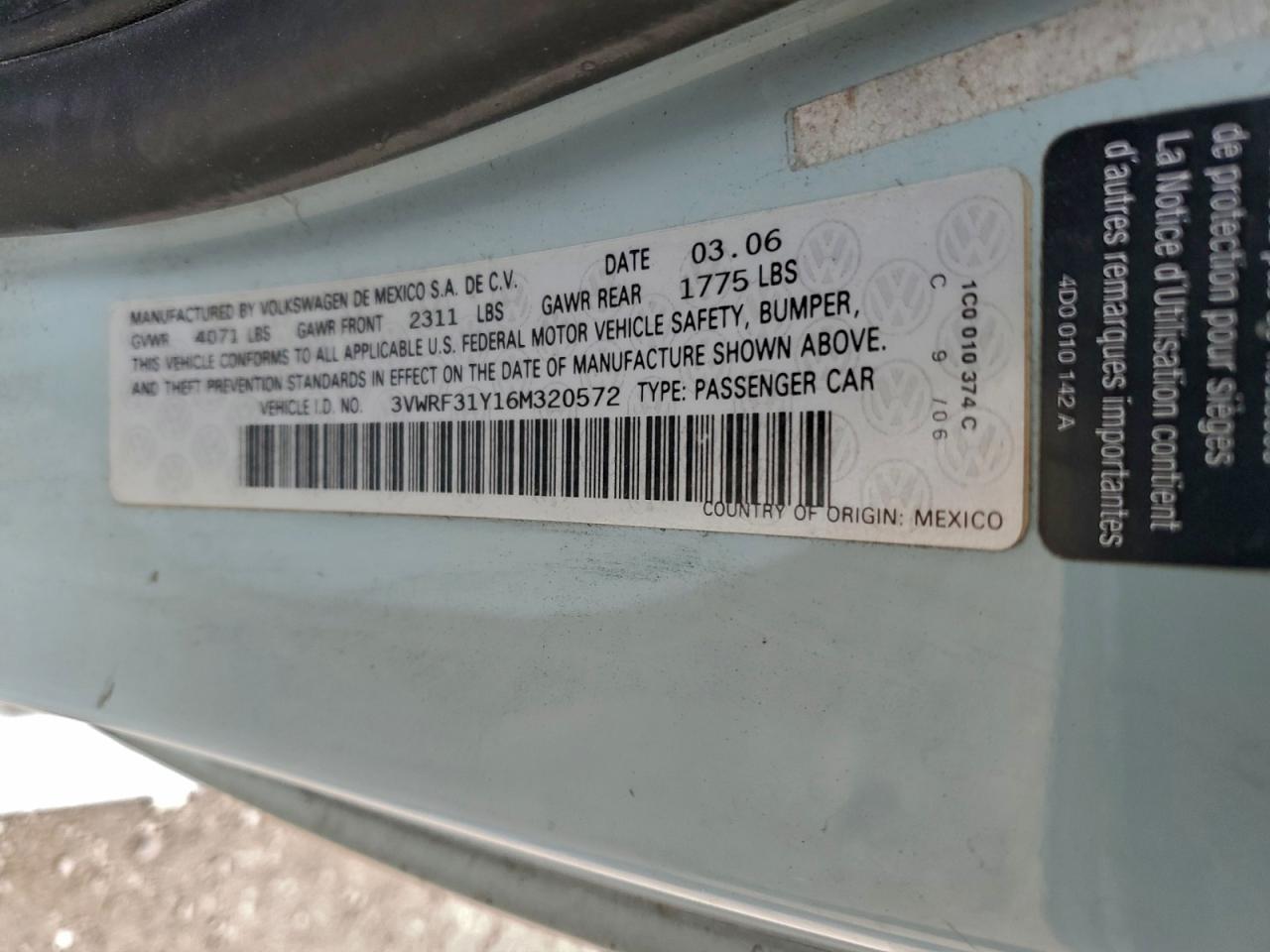 2006 Volkswagen New Beetle Convertible Option Package 1 VIN: 3VWRF31Y16M320572 Lot: 93727015
