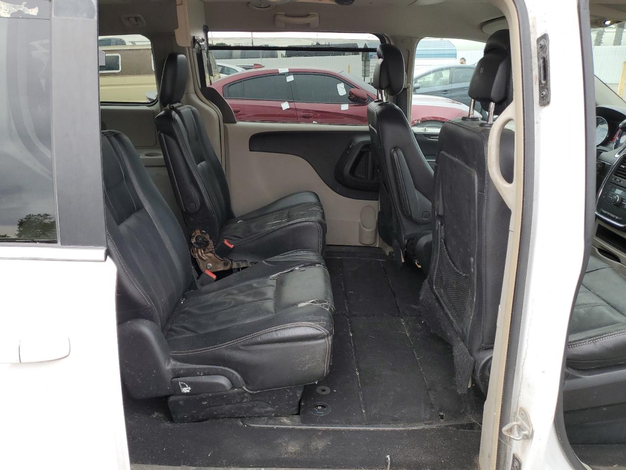 2014 Chrysler Town & Country Touring VIN: 2C4RC1BG4ER358911 Lot: 92817035