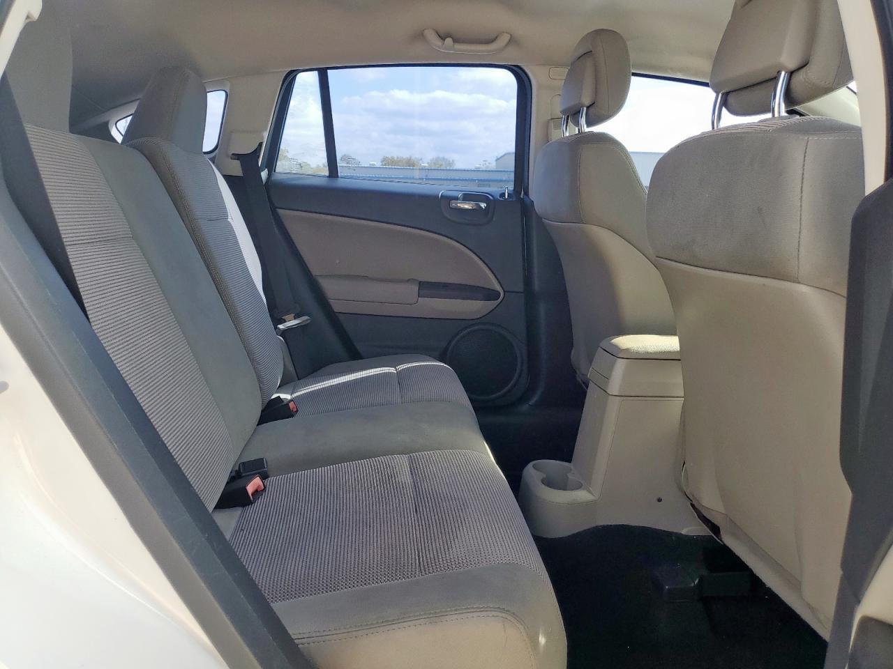 2010 Dodge Caliber Sxt VIN: 1B3CB4HA4AD538949 Lot: 93138205