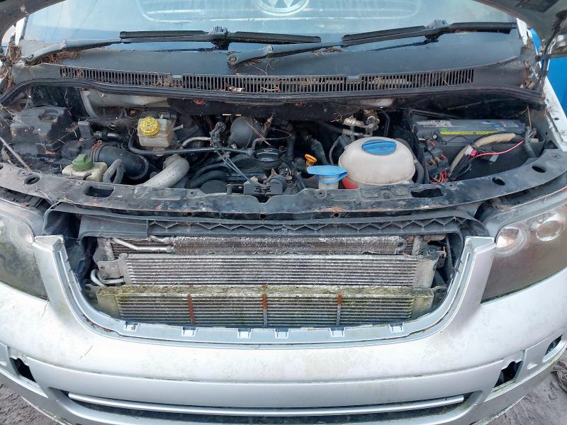 2005 VOLKSWAGEN TRANSPORTE