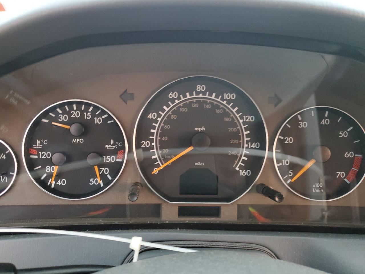 2000 Mercedes-Benz Sl 500 VIN: WDBFA68F3YF194873 Lot: 91527945