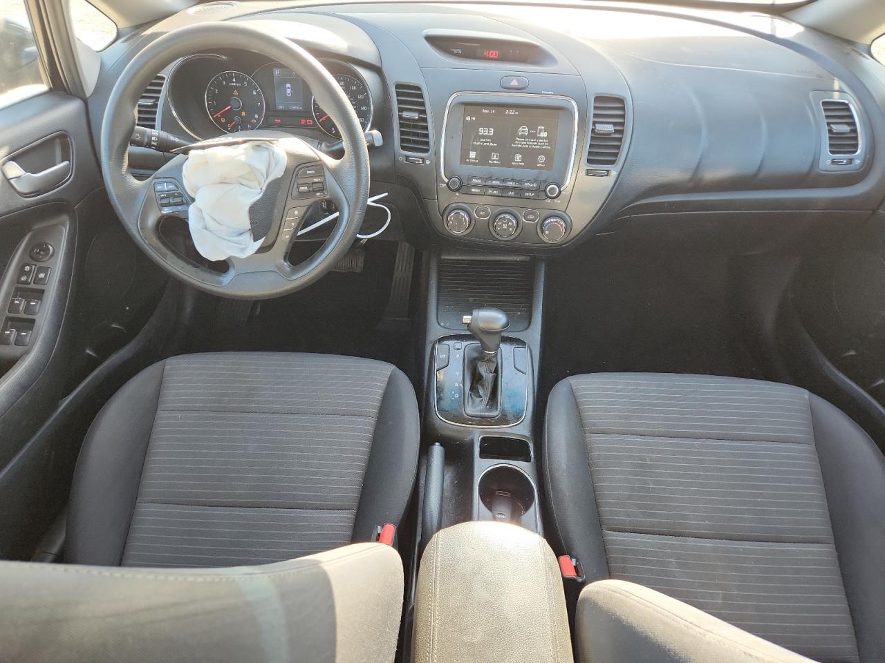 2018 Kia Forte Lx VIN: 3KPFL4A76JE256172 Lot: 92673145