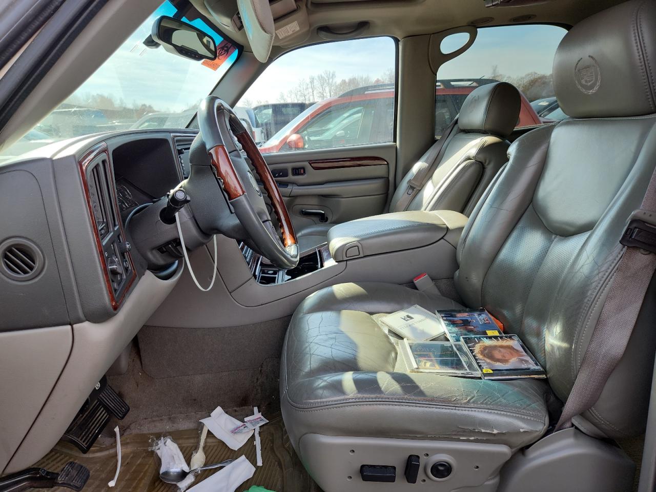 2005 Cadillac Escalade Luxury VIN: 1GYEK63N45R174094 Lot: 90495255