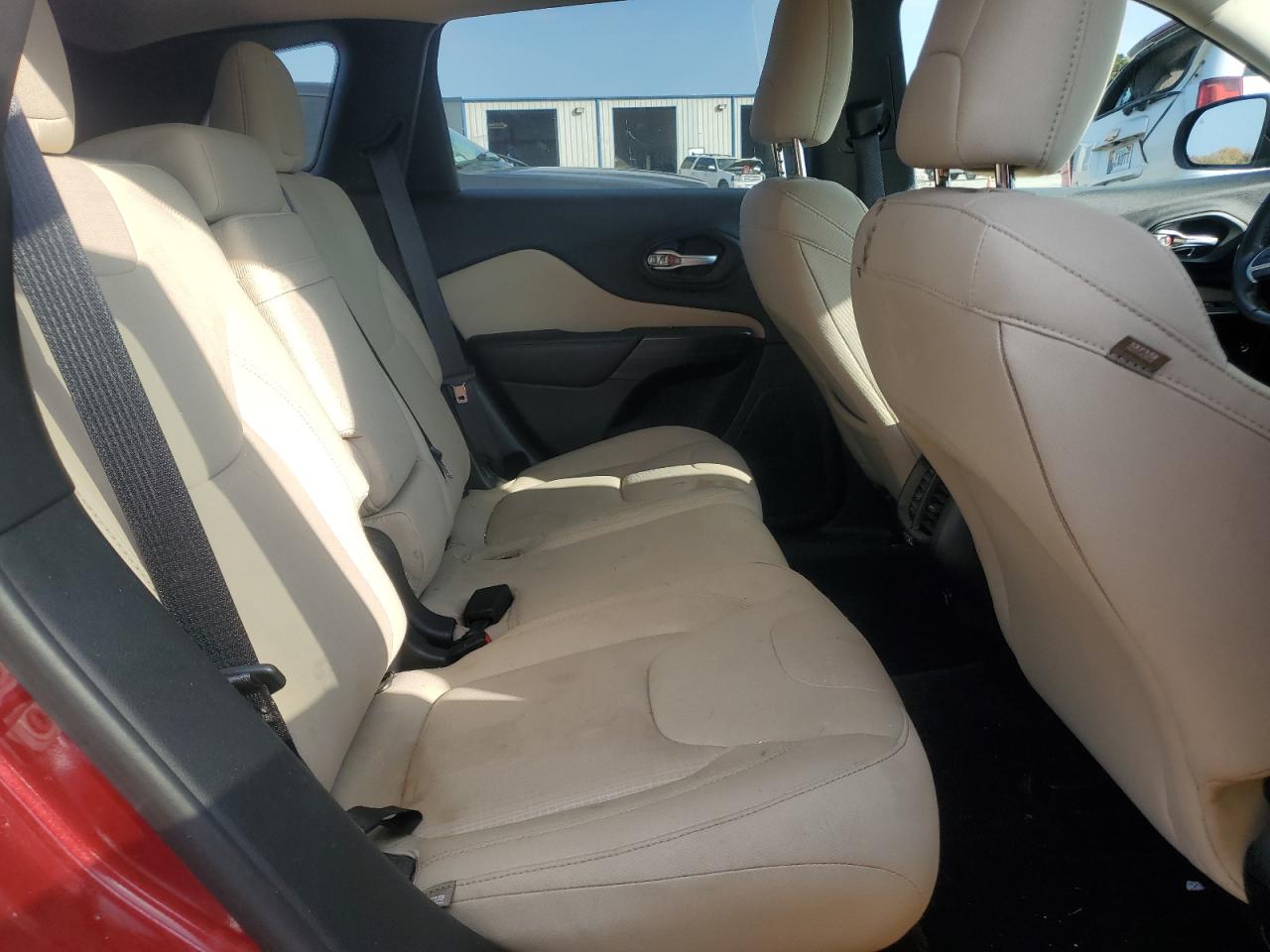 2016 Jeep Cherokee Latitude VIN: 1C4PJMCS1GW263895 Lot: 93234185