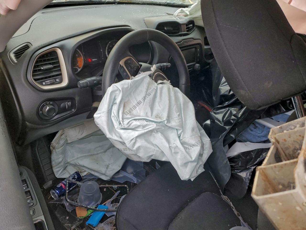 2017 Jeep Renegade Sport VIN: ZACCJAAB4HPG06858 Lot: 94100855