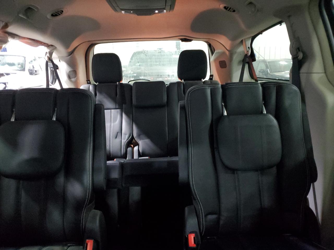 2011 Chrysler Town & Country Touring L VIN: 2A4RR8DG8BR785339 Lot: 92999665