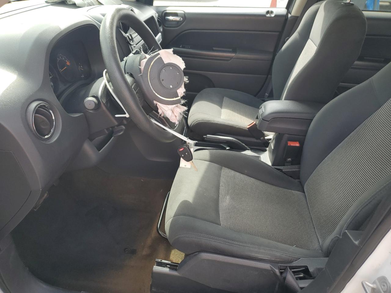 2016 Jeep Compass Sport VIN: 1C4NJCBA3GD611735 Lot: 90937285