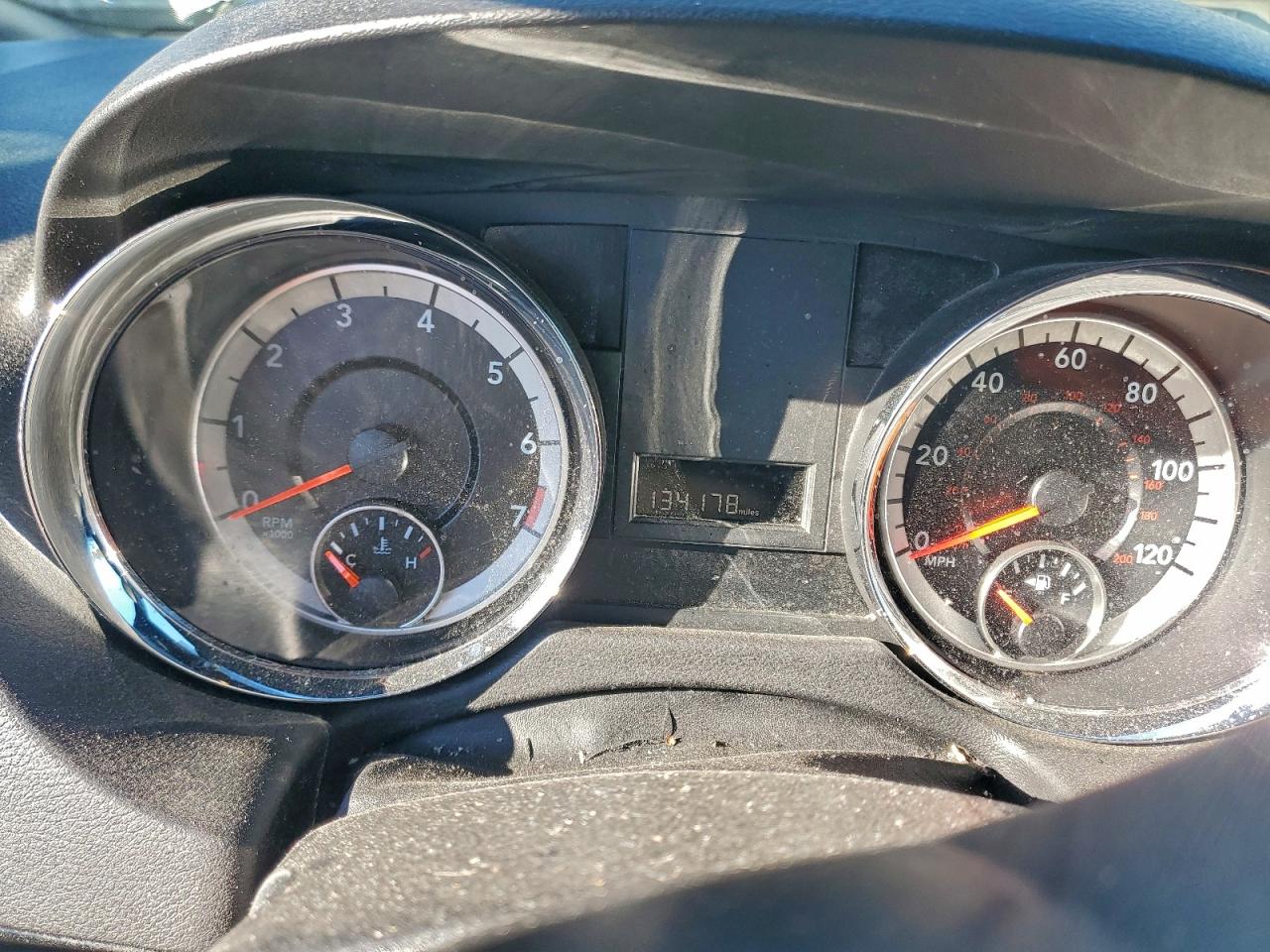 2018 Dodge Grand Caravan Sxt VIN: 2C4RDGCG1JR325969 Lot: 93388245