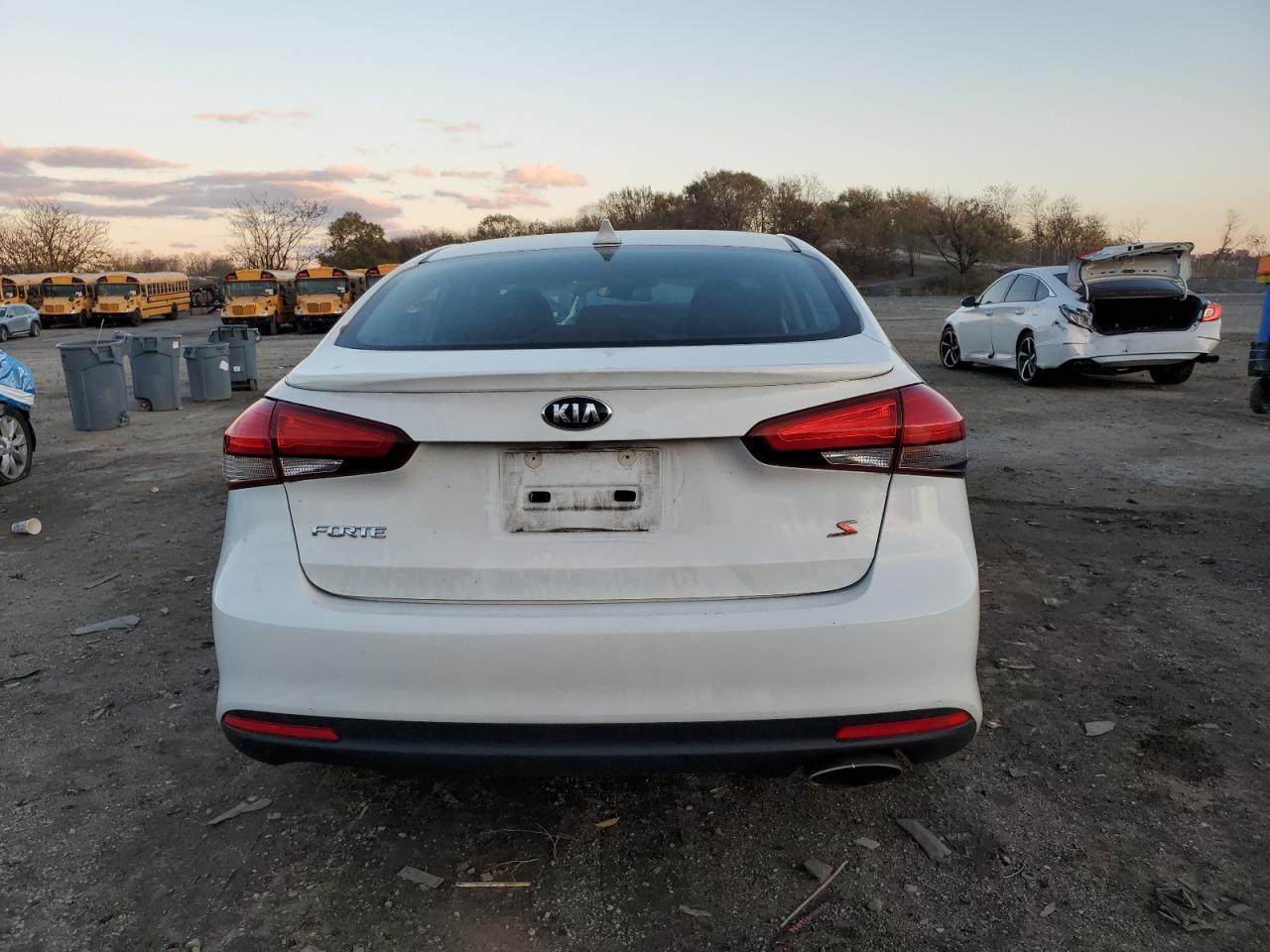 2018 Kia Forte Lx VIN: 3KPFL4A78JE196296 Lot: 92284675