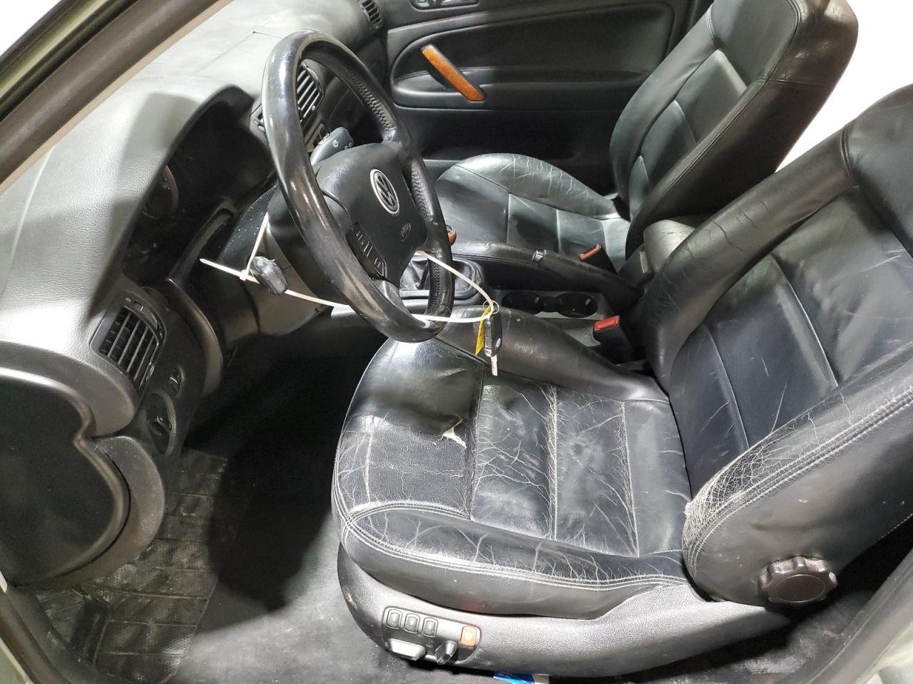 2002 Volkswagen Passat Glx VIN: WVWWH63BX2E370090 Lot: 92849745