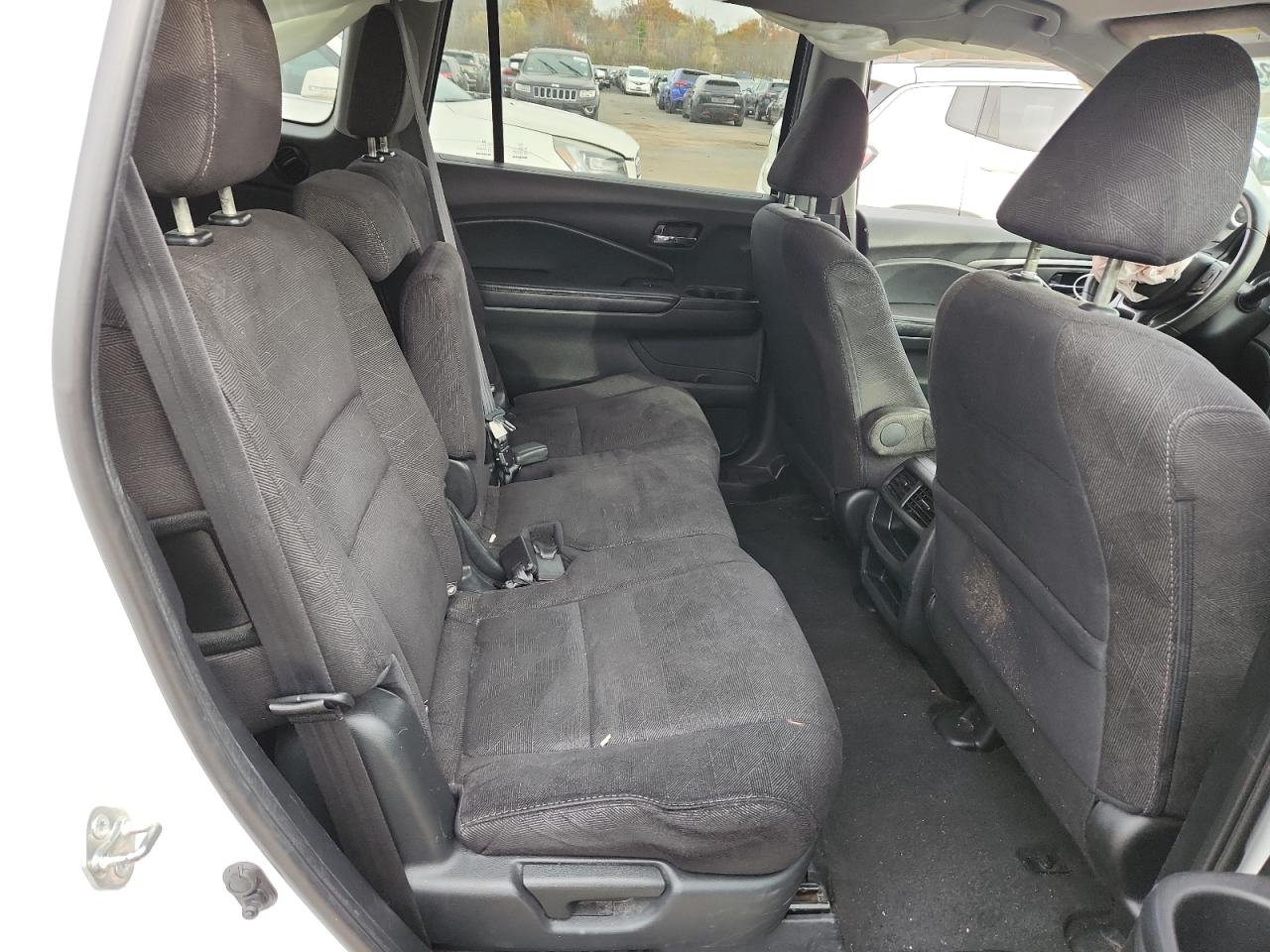 2021 Honda Pilot Lx VIN: 5FNYF5H14MB005608 Lot: 91439175