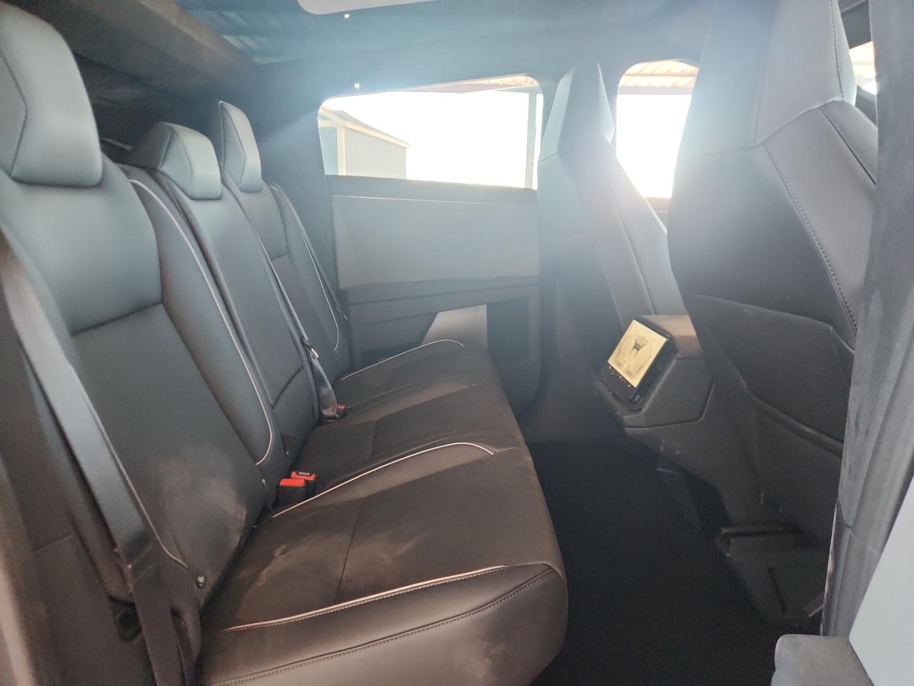 2024 Tesla Cybertruck VIN: 7G2CEHED9RA032270 Lot: 91235765