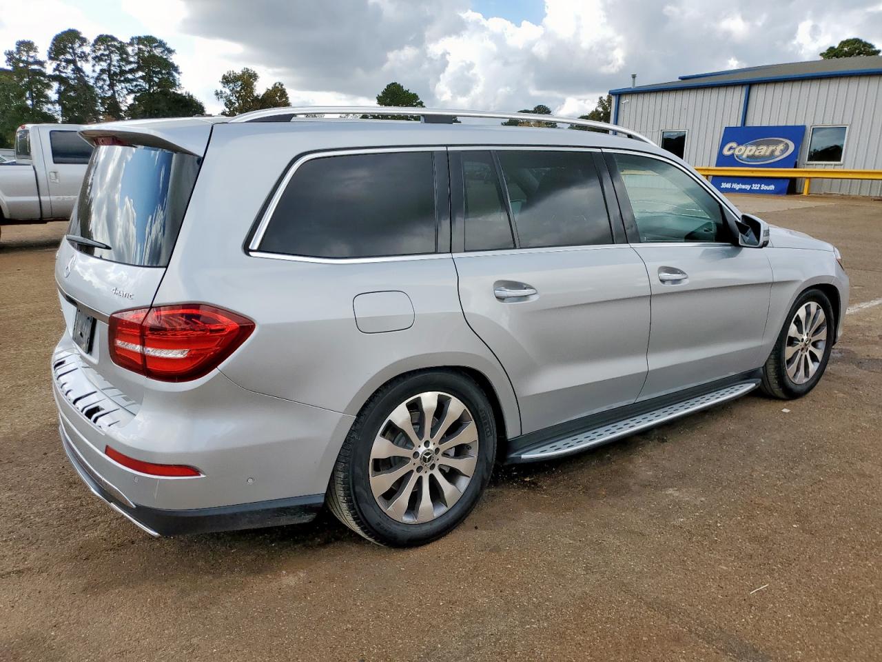 Фото: 4JGDF6EE5JB016350