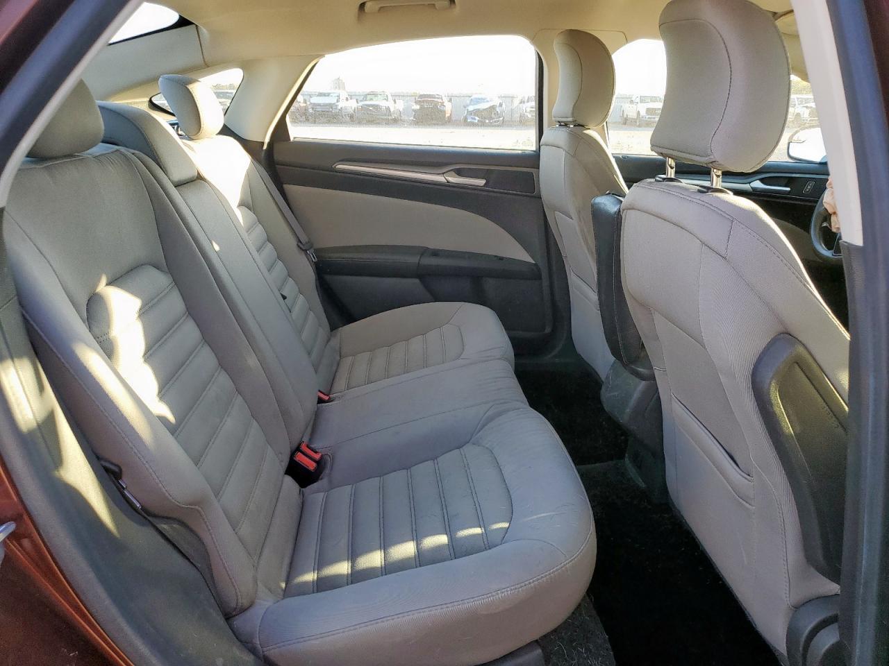 2015 Ford Fusion S VIN: 3FA6P0G78FR177550 Lot: 92605125