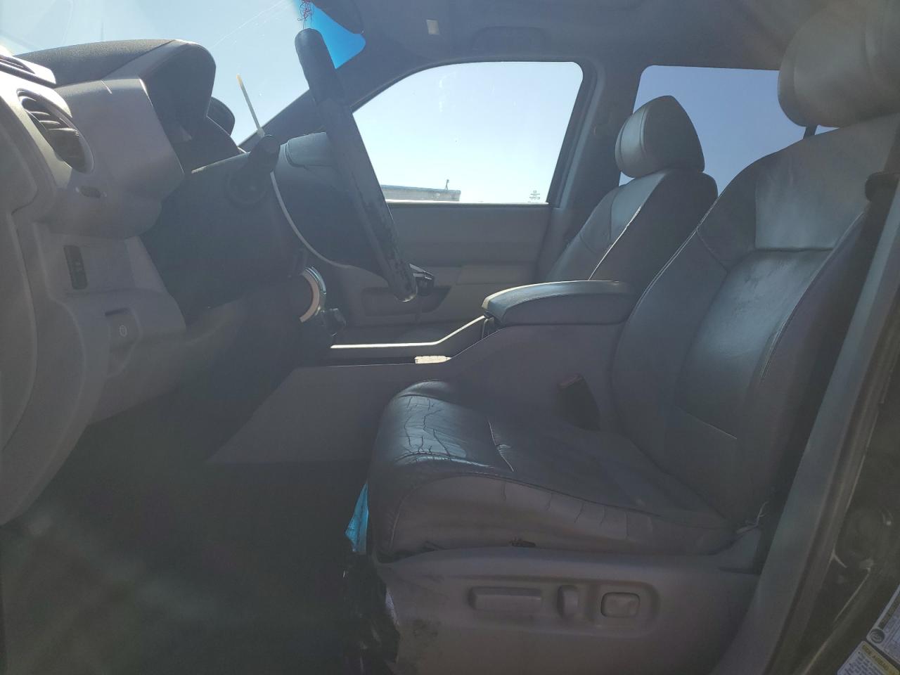 2011 Honda Pilot Exln VIN: 5FNYF3H78BB030646 Lot: 93858245