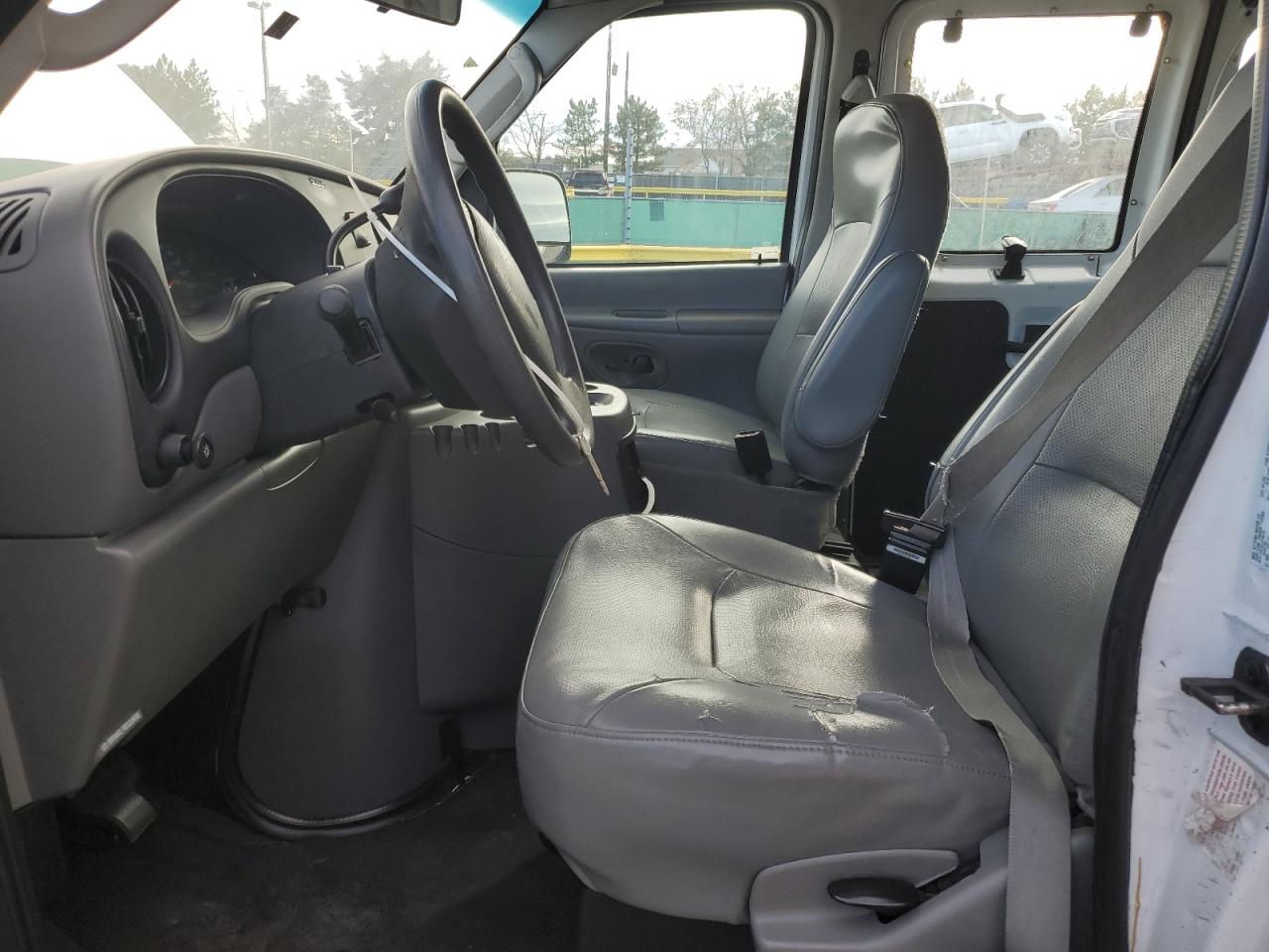 2004 Ford Econoline E350 Super Duty Wagon VIN: 1FBSS31L54HB53305 Lot: 92125385