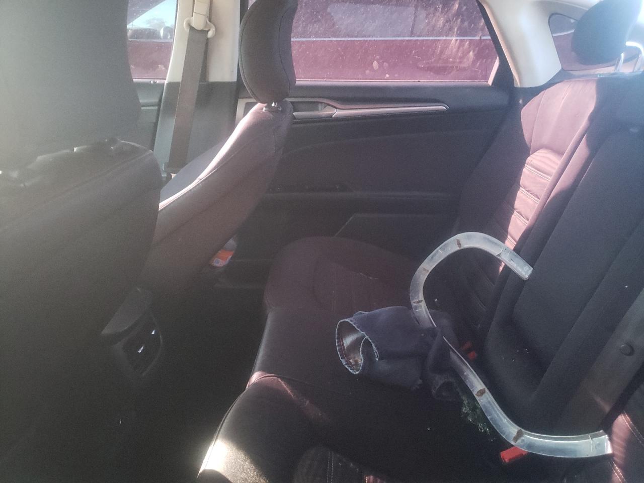 2016 Ford Fusion Se VIN: 329118 Lot: 92107295