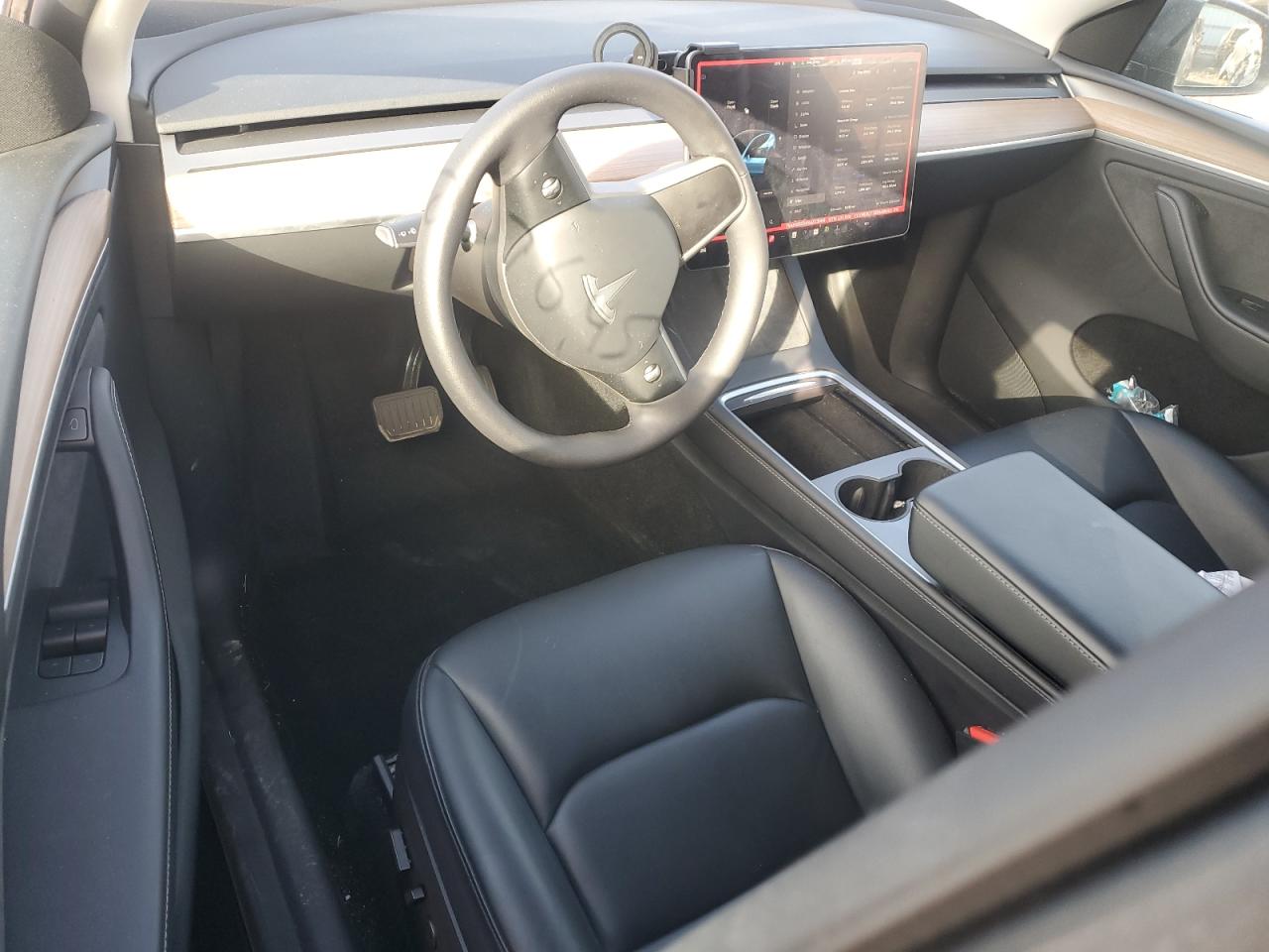 2025 Tesla Model Y VIN: 7SAYGDED4SA373998 Lot: 90707645