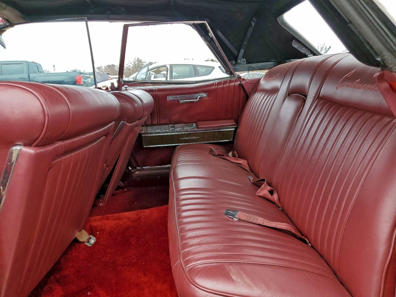 1967 Lincoln Continenta VIN: 7Y86G829825 Lot: 94256395