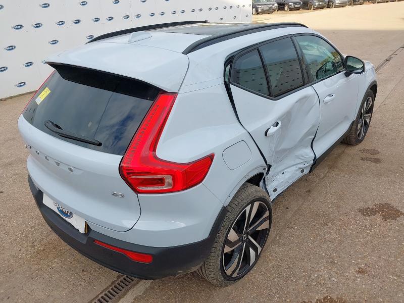 2024 VOLVO XC40 2.0 B3P ULTIMATE DARK 5DR AUTO