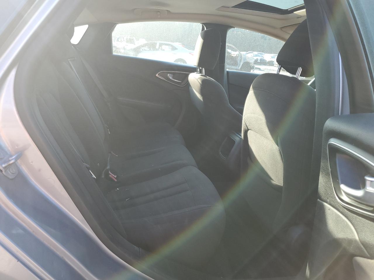 2015 Chrysler 200 Limited VIN: 1C3CCCAB0FN718413 Lot: 92949615