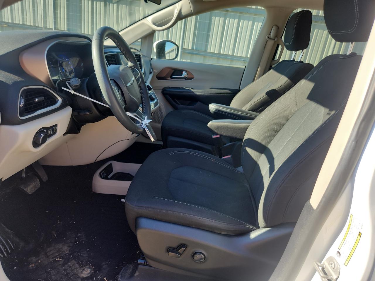 2022 Chrysler Voyager Lx VIN: 2C4RC1CG3NR218623 Lot: 91433925