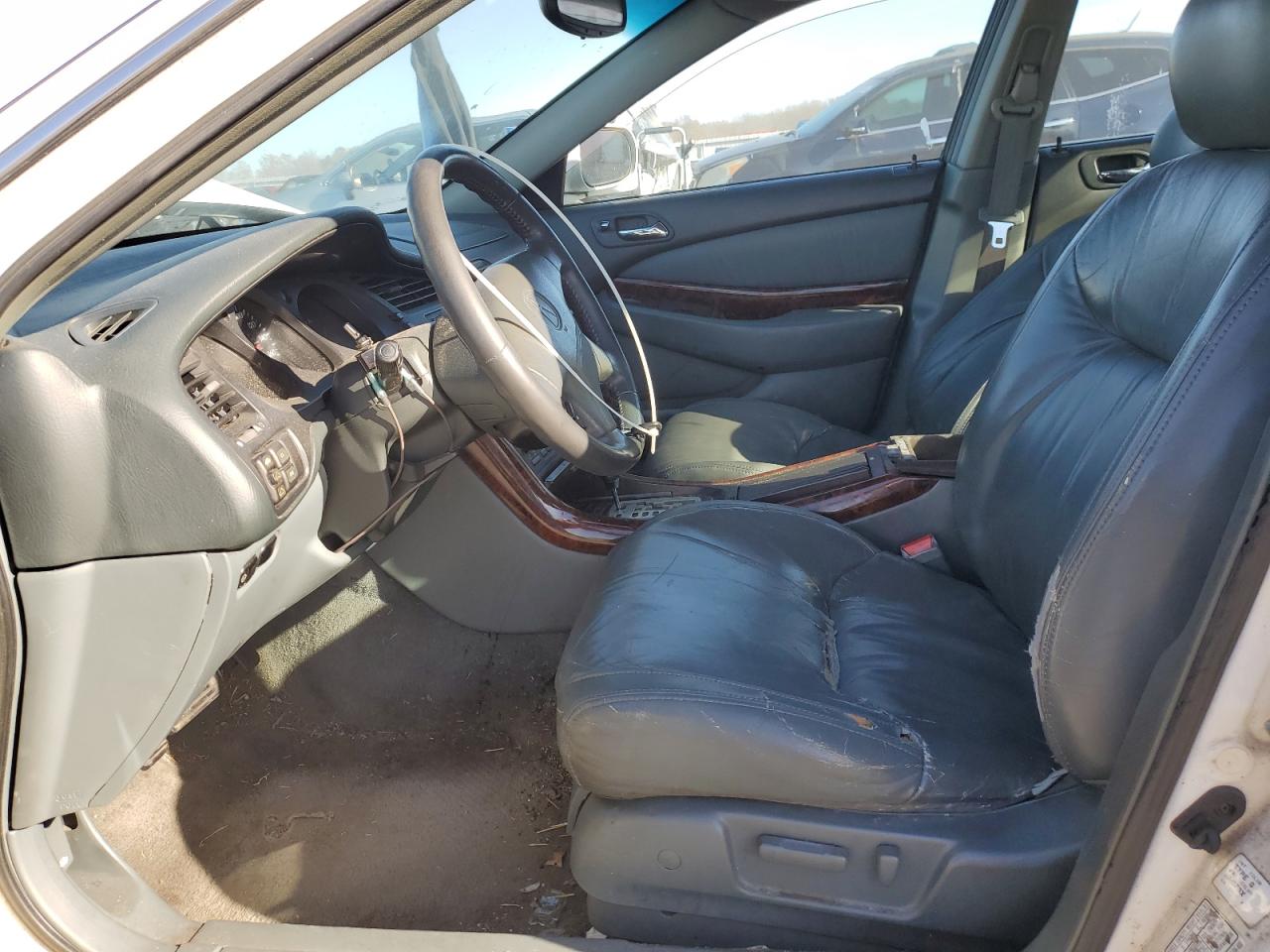 2000 Acura 3.2Tl VIN: 19UUA5664YA037938 Lot: 92835735