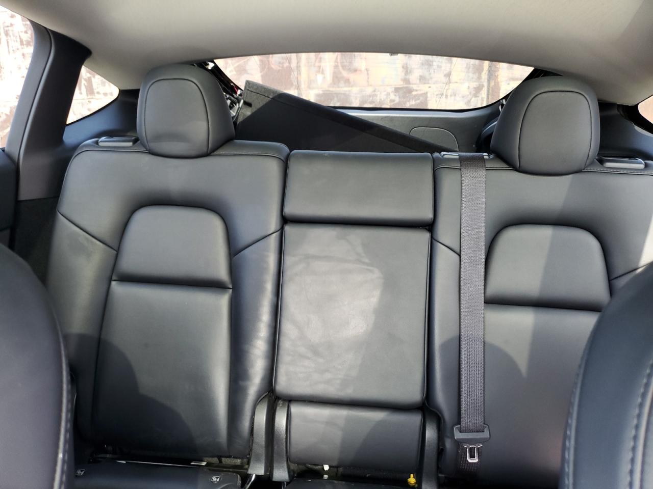 2024 Tesla Model Y VIN: 7SAYGDEE7RF106408 Lot: 90642855