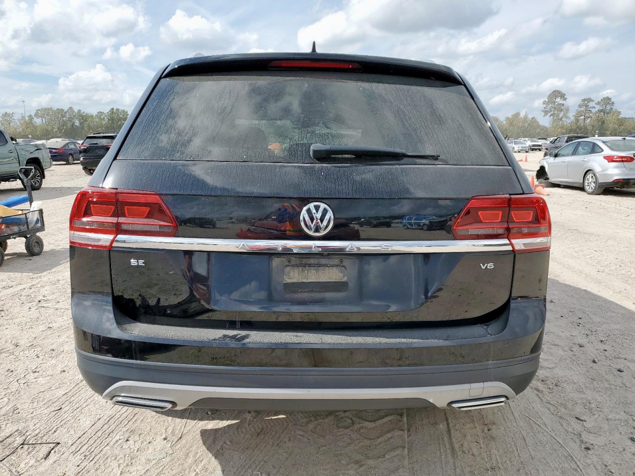 2018 Volkswagen Atlas Se VIN: 1V2DR2CA1JC517152 Lot: 93285395