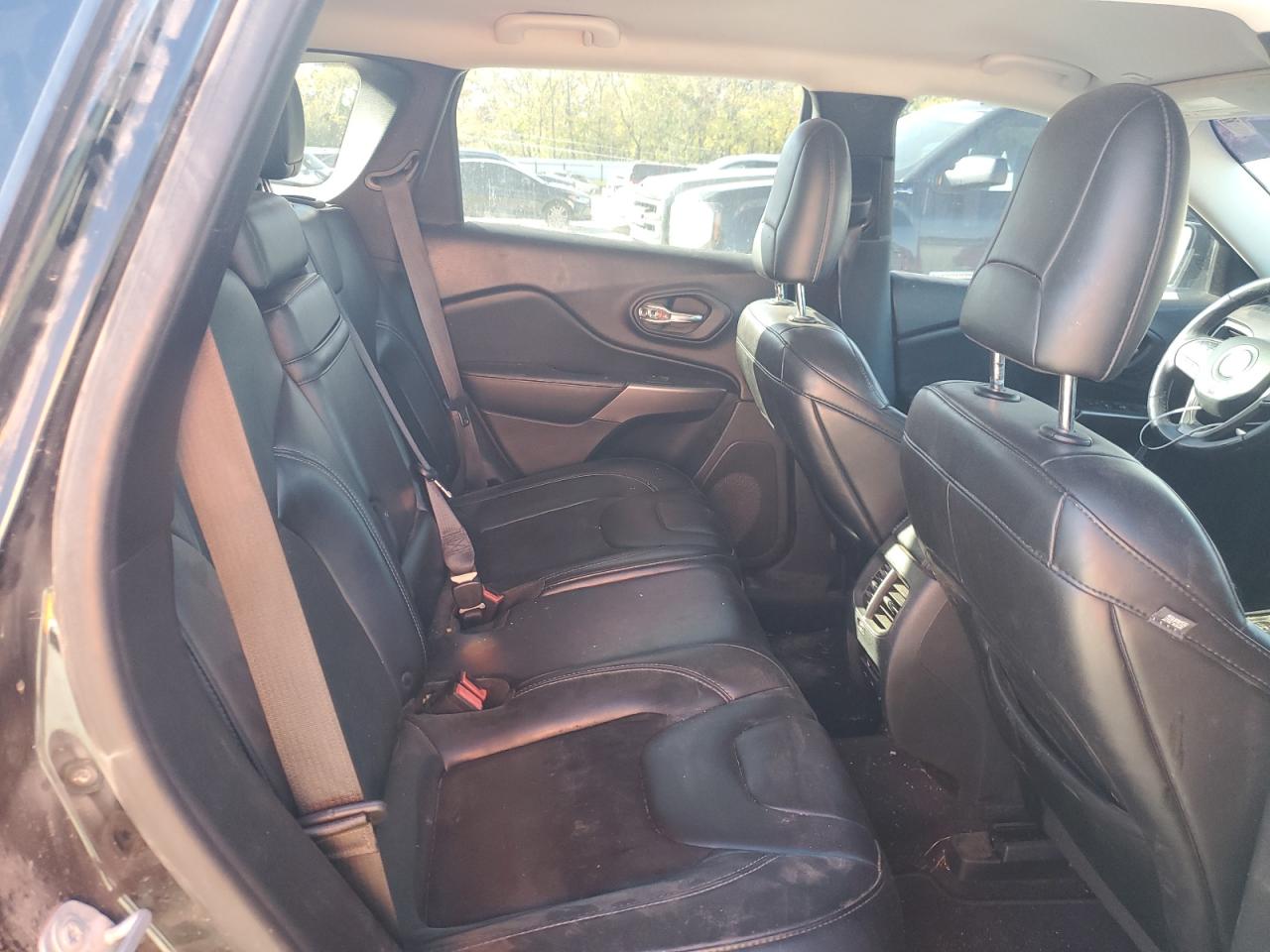 2019 Jeep Cherokee Latitude Plus VIN: 1C4PJLLB0KD204450 Lot: 91920225