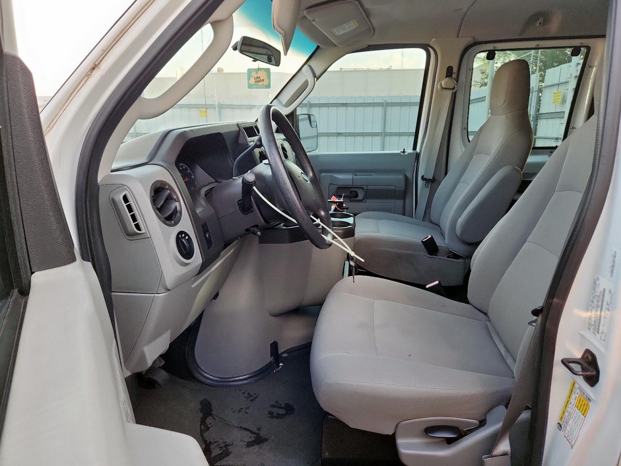 2013 Ford Econoline E350 Super Duty Wagon VIN: 1FBNE3BL6DDB05418 Lot: 92718905